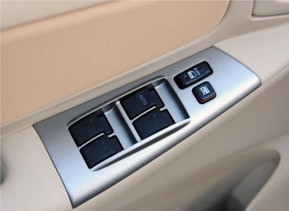 花冠 2013款 1.6L 自动卓越版 车厢座椅   门窗控制