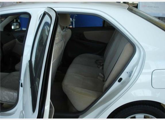 威驰 2004款 1.3L GL MT 车厢座椅   后排空间