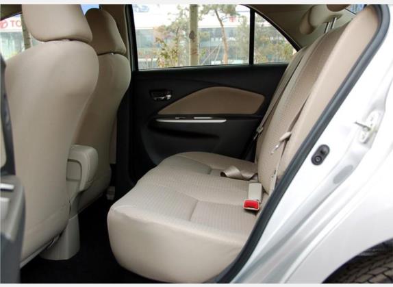威驰 2008款1.6L GL-i MT 车厢座椅   后排空间