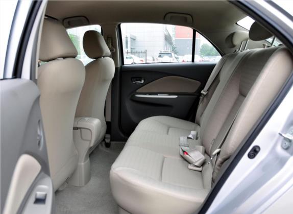 威驰 2010款 1.3L GL-i MT 车厢座椅   后排空间