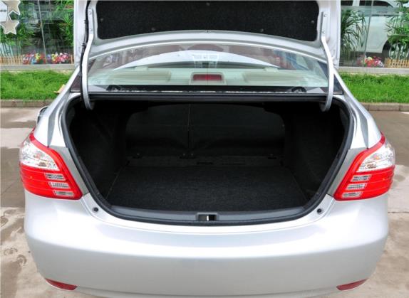 威驰 2010款 1.3L GL-i MT 车厢座椅   后备厢