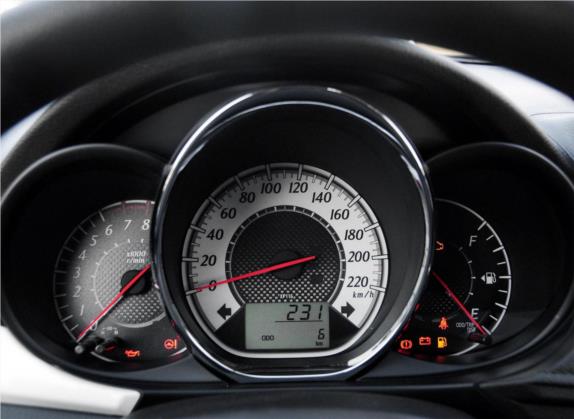 威驰 2015款 1.5L 手动智享星光版 中控类   仪表盘