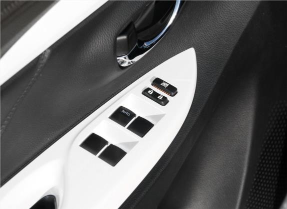 威驰 2015款 1.5L 手动智享星光版 车厢座椅   门窗控制