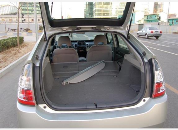 普锐斯 2005款 1.5L 织物座椅版 车厢座椅   后备厢