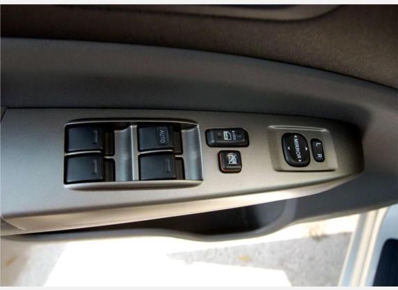普锐斯 2006款 1.5L 真皮导航版 车厢座椅   门窗控制