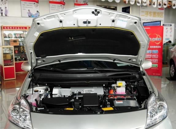 普锐斯 2012款 1.8L 标准版 其他细节类   发动机舱