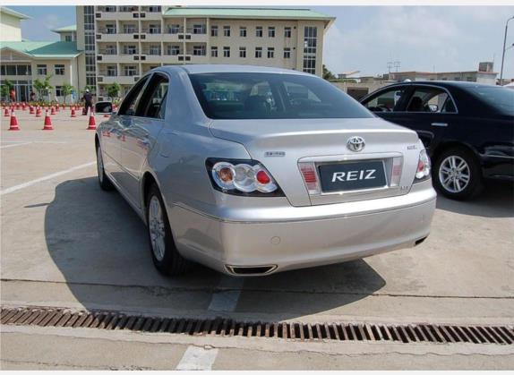 锐志 2006款 2.5V 外观   斜后