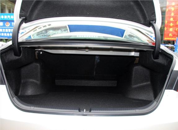 锐志 2010款 2.5V 风尚菁英版 车厢座椅   后备厢