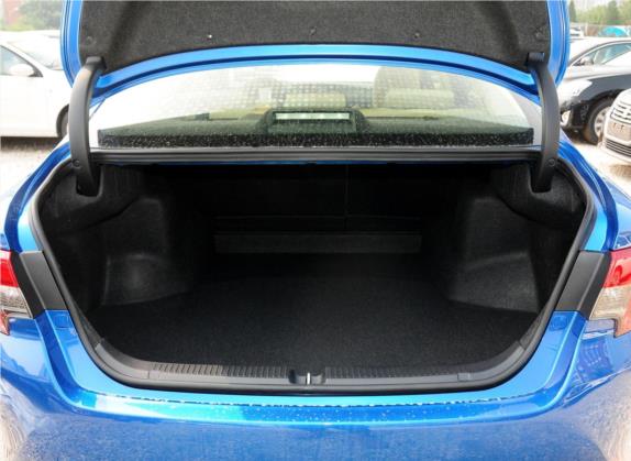 锐志 2013款 2.5V 菁锐版 车厢座椅   后备厢