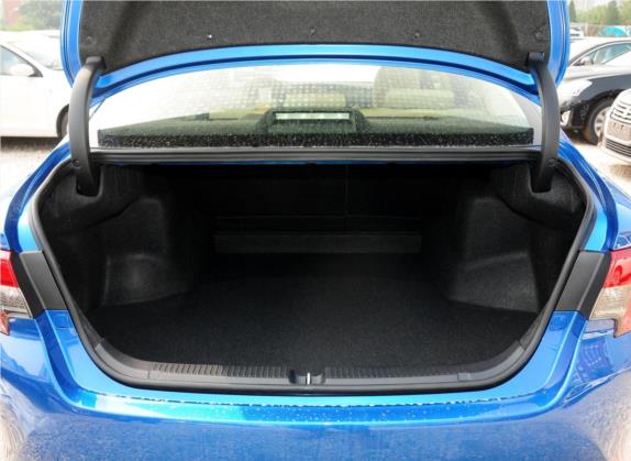 锐志 2013款 2.5V 菁锐版 车厢座椅   后备厢