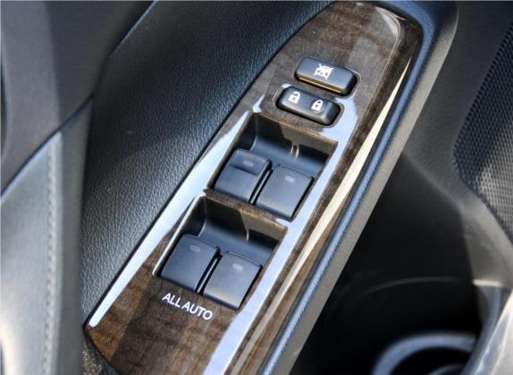 锐志 2013款 2.5S 菁锐版 车厢座椅   门窗控制
