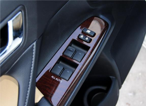 锐志 2013款 2.5V 尚锐版 车厢座椅   门窗控制