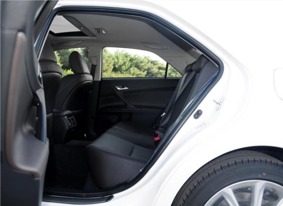 锐志 2013款 2.5V 尊锐版 车厢座椅   后排空间