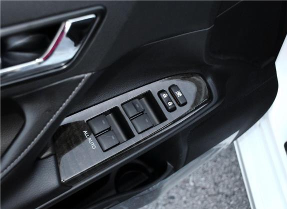 锐志 2013款 2.5V 尊锐版 车厢座椅   门窗控制