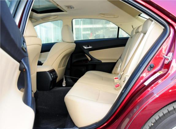 锐志 2013款 2.5V 尊锐导航版 车厢座椅   后排空间