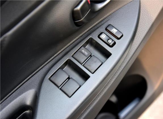 威驰FS 2017款 1.5L CVT锋驰版 车厢座椅   门窗控制