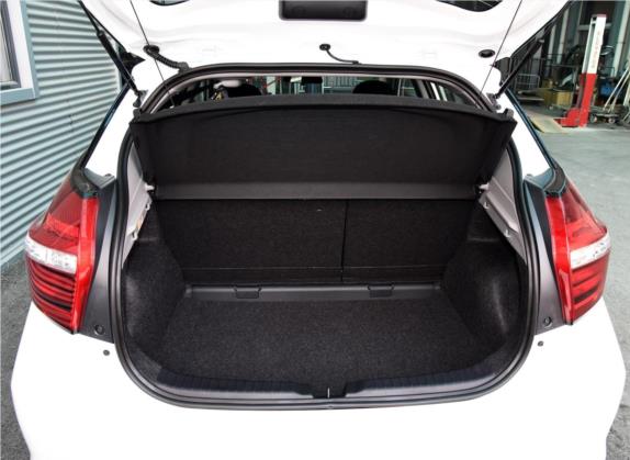 威驰FS 2017款 1.5L CVT锋潮版 车厢座椅   后备厢