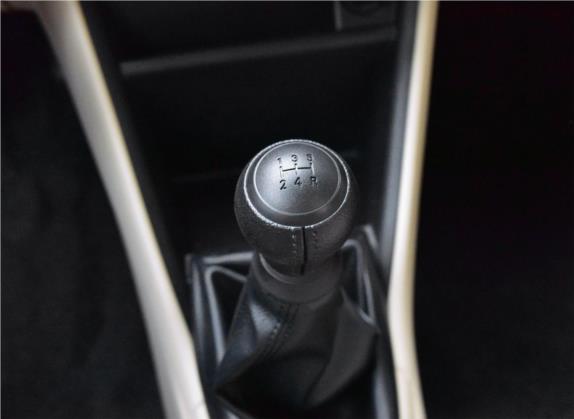威驰FS 2017款 1.3L 手动锋行版 中控类   挡把