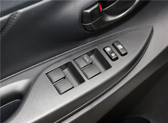 威驰FS 2019款 1.5L 手动锋驰版 车厢座椅   门窗控制