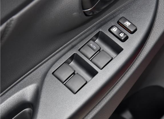 威驰FS 2021款 1.5L 手动锋驰版 车厢座椅   门窗控制