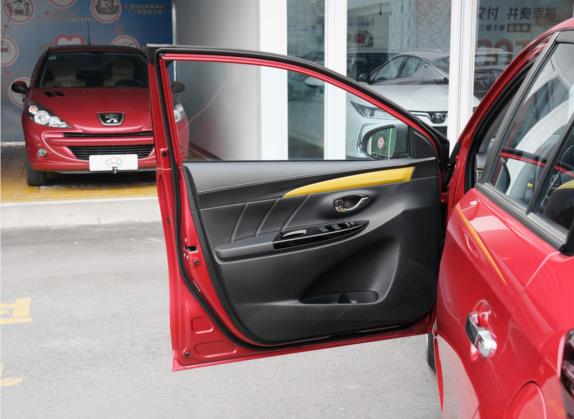 威驰FS 2021款 1.5L CVT锋享版 车厢座椅   前门板