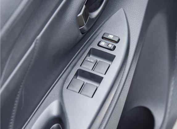 威驰FS 2022款 1.5L 20周年纪念版 车厢座椅   门窗控制