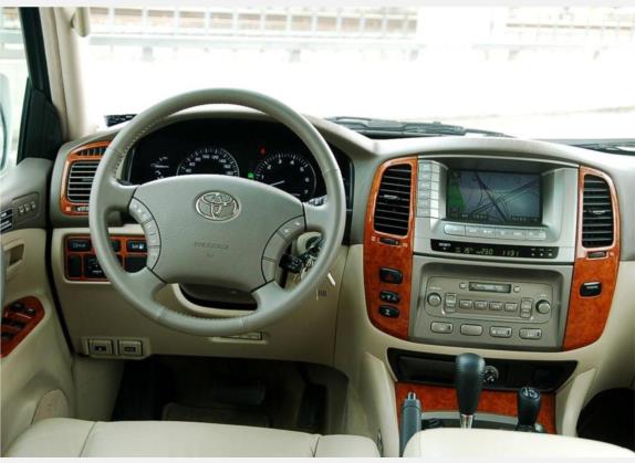 兰德酷路泽 2005款 4.7L 自动VX-R豪华DVD版 中控类   驾驶位