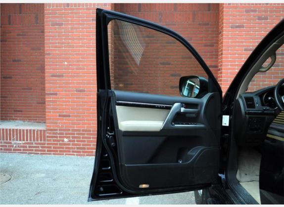 兰德酷路泽 2007款 4.7L 自动VX-R 车厢座椅   前门板