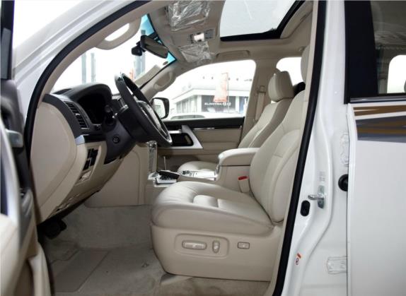 兰德酷路泽 2016款 4.6L 自动VX-R 车厢座椅   前排空间