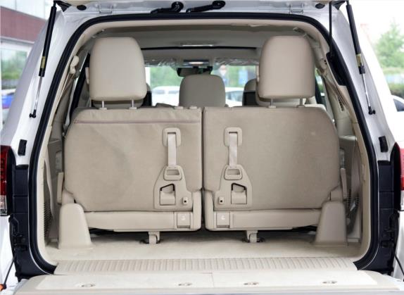 兰德酷路泽 2016款 4.6L 自动VX-R 车厢座椅   后备厢