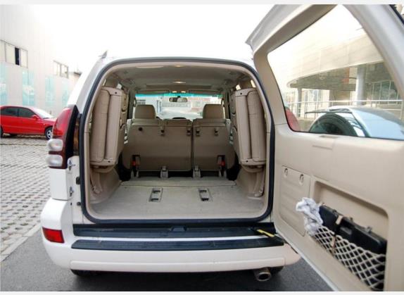 普拉多 2006款 4.0L 自动VX 车厢座椅   后备厢