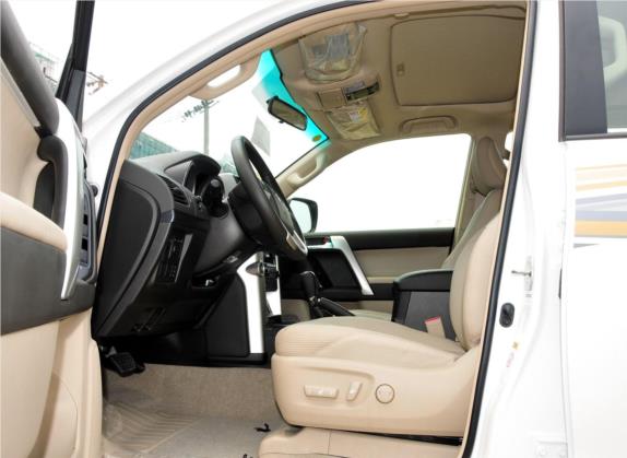 普拉多 2010款 4.0L 自动TX-L NAVI 车厢座椅   前排空间