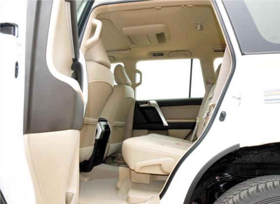 普拉多 2010款 4.0L 自动TX-L NAVI 车厢座椅   后排空间