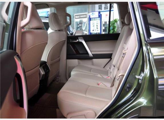 普拉多 2010款 4.0L 自动VX 车厢座椅   后排空间