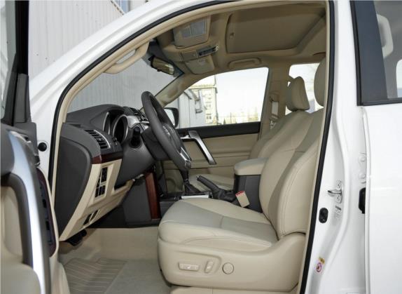 普拉多 2014款 4.0L 自动TX-L 车厢座椅   前排空间