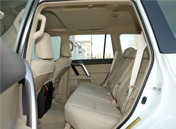 普拉多 2014款 4.0L 自动TX-L 车厢座椅   后排空间