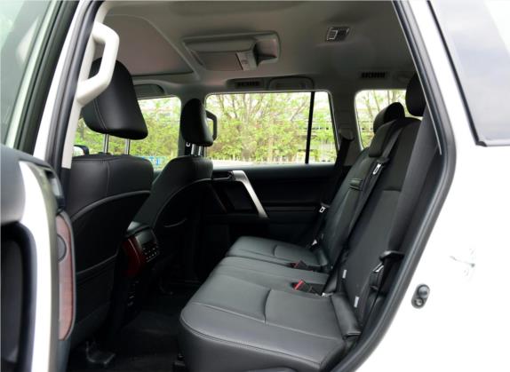 普拉多 2014款 4.0L 自动TX-L NAVI 车厢座椅   后排空间