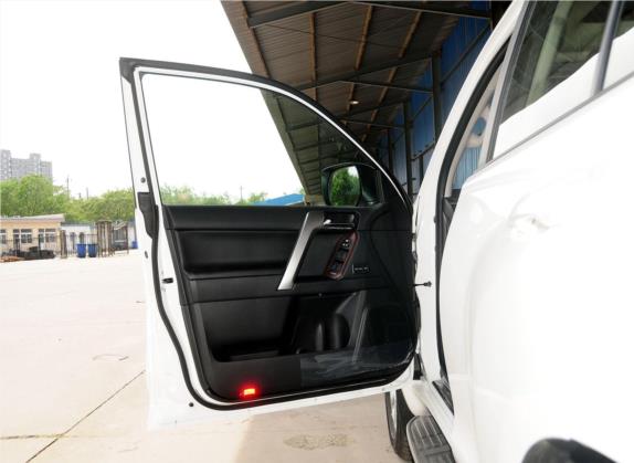 普拉多 2014款 4.0L 自动VX 车厢座椅   前门板