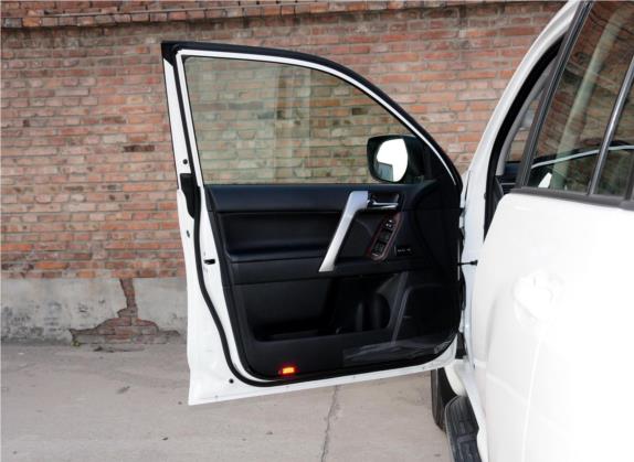 普拉多 2014款 4.0L 自动VX NAVI 车厢座椅   前门板