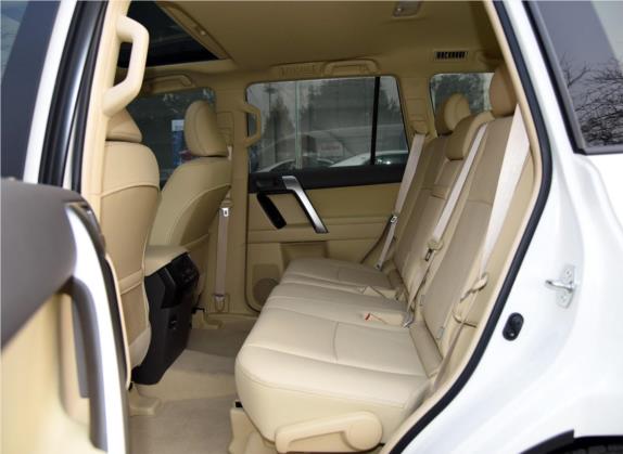 普拉多 2015款 2.7L 自动豪华版 车厢座椅   后排空间