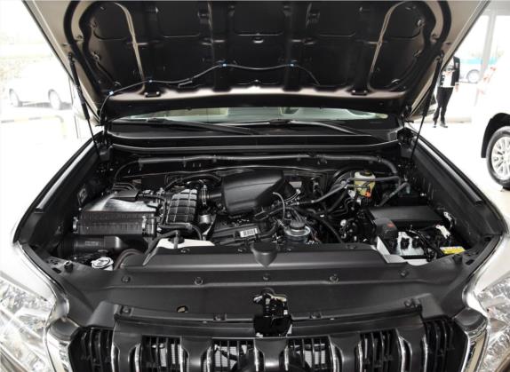 普拉多 2016款 2.7L 自动标准版 其他细节类   发动机舱