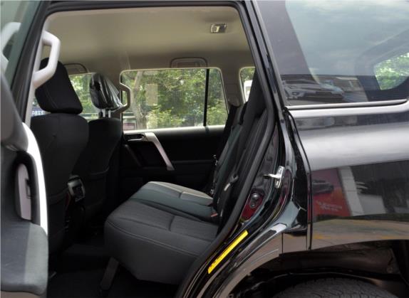 普拉多 2016款 3.5L 自动TX 车厢座椅   后排空间