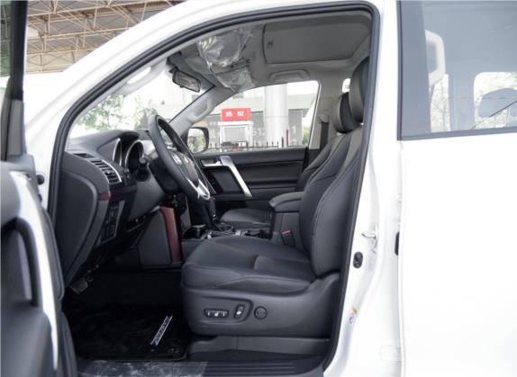 普拉多 2016款 3.5L 自动TX-L 车厢座椅   前排空间