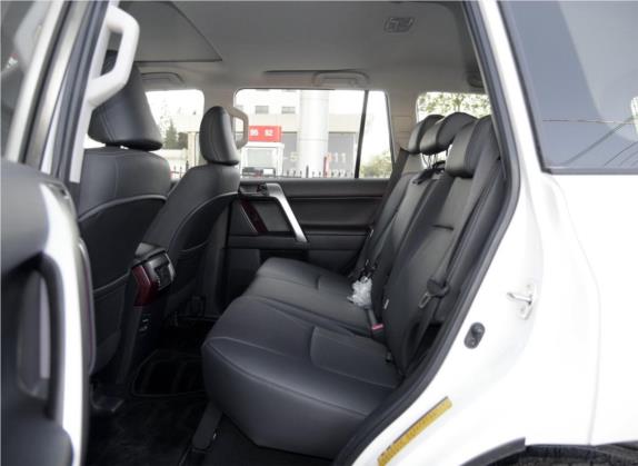 普拉多 2016款 3.5L 自动TX-L 车厢座椅   后排空间