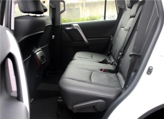 普拉多 2016款 3.5L 自动VX 车厢座椅   后排空间