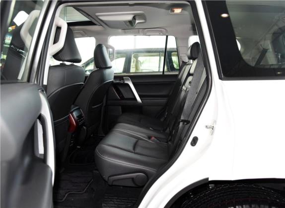 普拉多 2016款 3.5L 自动VX NAVI 车厢座椅   后排空间