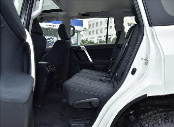 普拉多 2018款 3.5L 自动SX 车厢座椅   后排空间