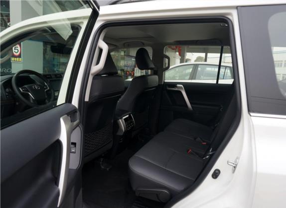 普拉多 2018款 3.5L 自动VX 车厢座椅   后排空间