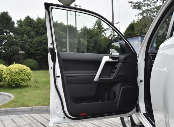 普拉多 2018款 3.5L 自动VX NAVI 车厢座椅   前门板