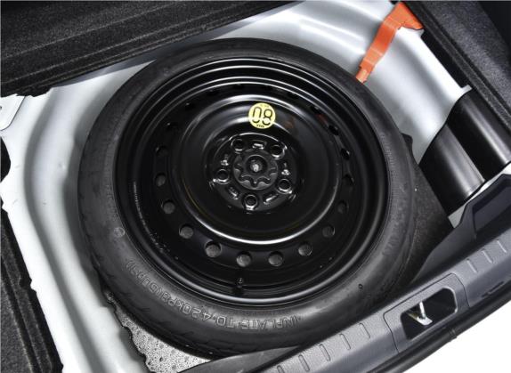 卡罗拉双擎E+ 2020款 1.8L E-CVT舒适版 其他细节类   备胎